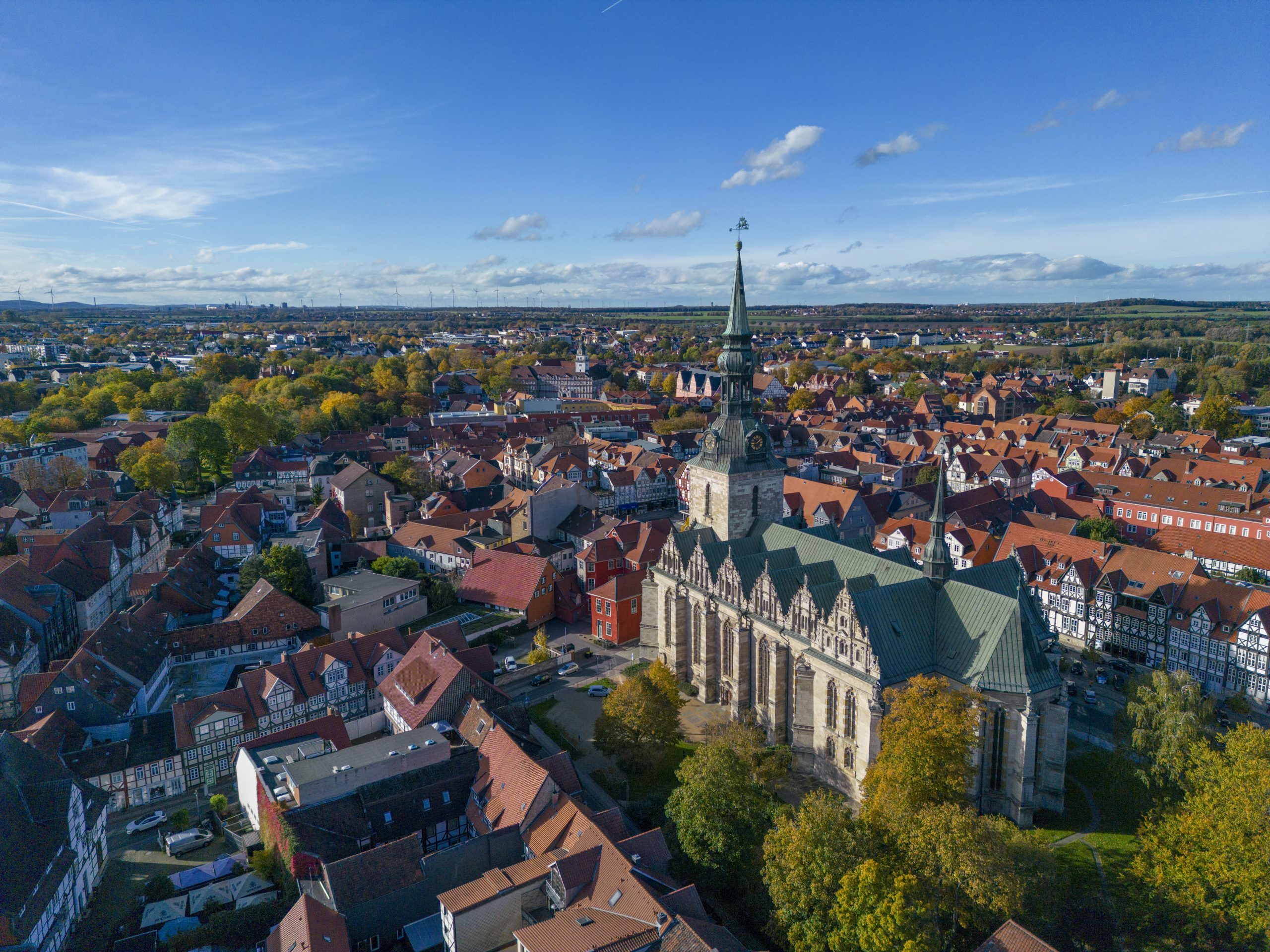 Luftaufnahme von Wolfenbüttel mit der Hauptkirche.